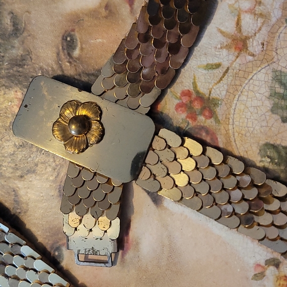 Vintage Gold Fishscale Belt - Picture 2 of 4